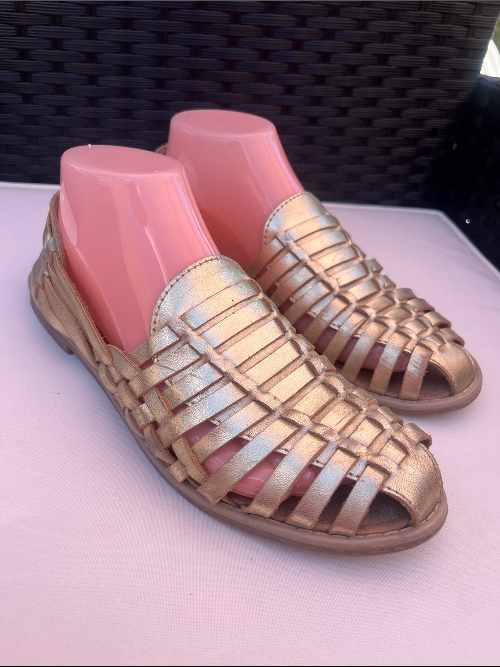 Women's Metallic Gold Woven Huarache Sandals - Picture 3 of 11